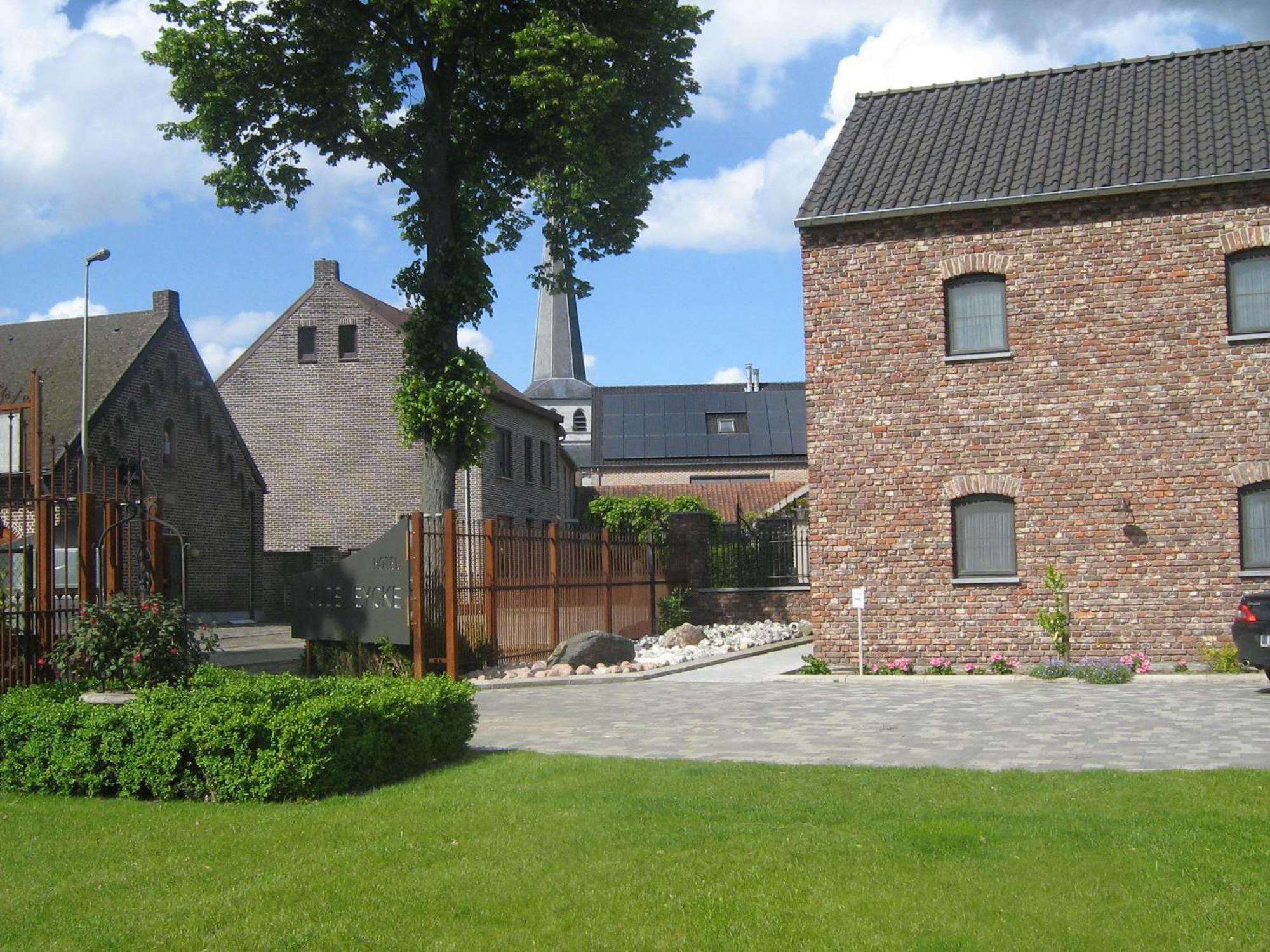 Hotel Oude Eycke Maaseik Exterior foto